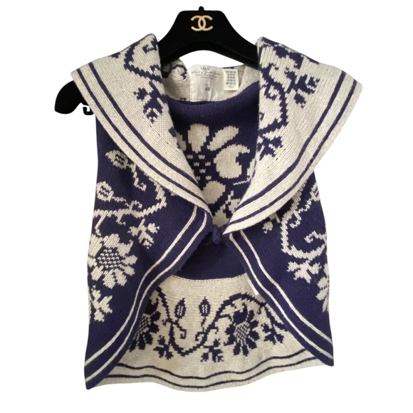 H&M Other - H&M Chic Navy and White Floral Sweater Vest Size 10-12 Y